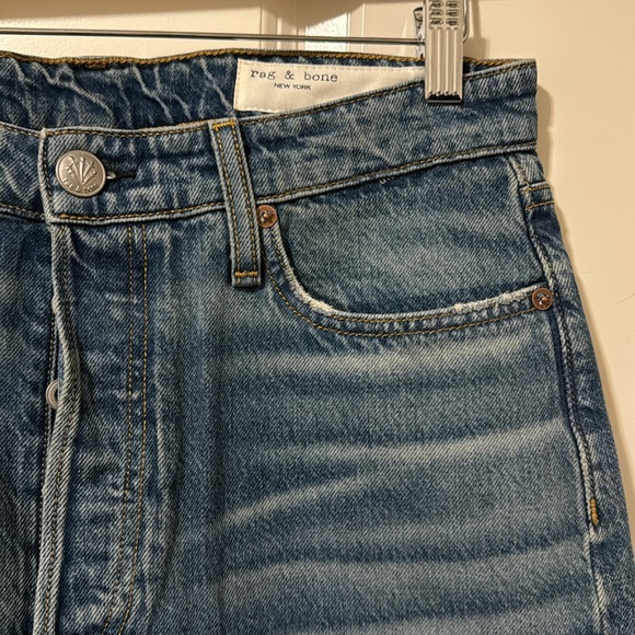 Rag & Bone Alissa Straight - Gypsum High-Rise Rigid Jean - Picture 10 of 12